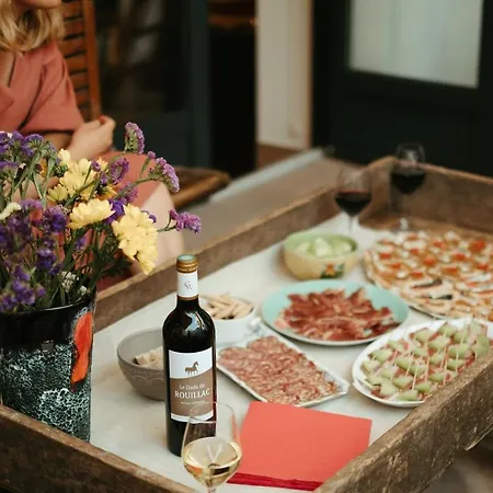 Casa Victoire Bed & Breakfast